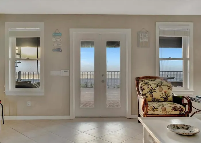 Apartment Stones Throw Beachfront Family #3 Views