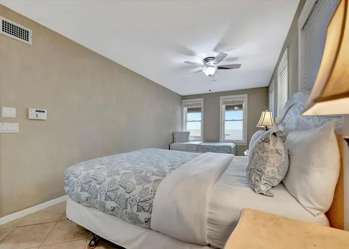 Apartment Stones Throw Beachfront Family #3 Views