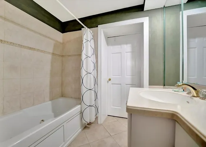 Stones Throw Beachfront Family #3 Views Apartment Clearwater Beach