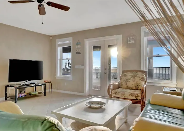 Apartment Stones Throw Beachfront Family #3 Views *