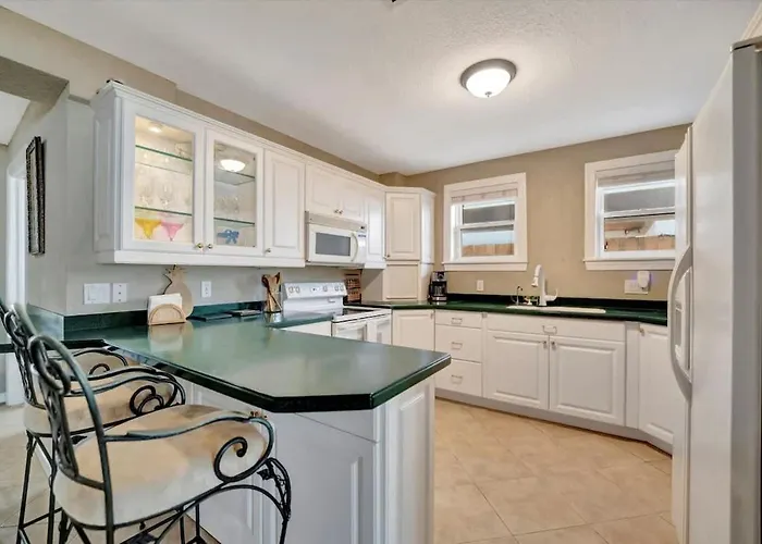 Apartment Stones Throw Beachfront Family #3 Views