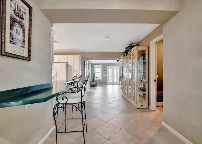Stones Throw Beachfront Family #3 Views Clearwater Beach