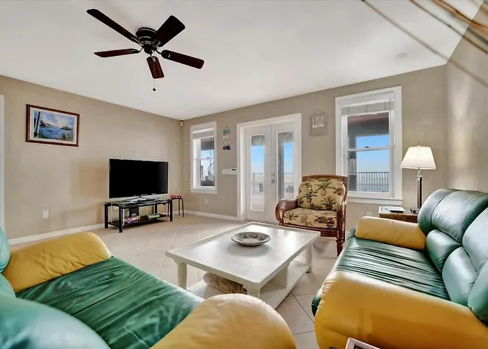 Stones Throw Beachfront Family #3 Views